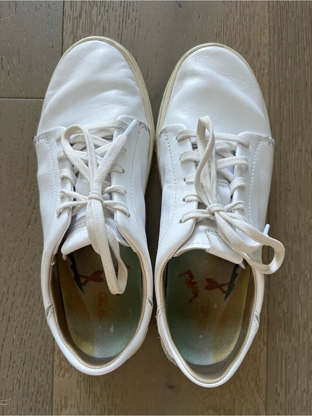 OluKai White Leather Women's Low-Top Sneakers Pehuea Li’ili